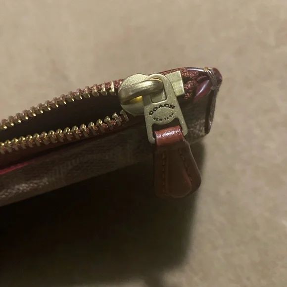 Coach Signature Phone Wallet - Picture 8 of 9